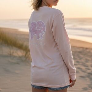 🍀2/$22 Ivory Ella Peach Tropical Pineapple Long Sleeve T-Shirt Womens size Small